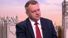 Minister ‘pushing’ for deal over use of EU passport e-gates