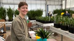 Date growers hope to turn desert green as new lab opens