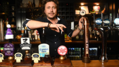 No 10 says it backs pubs as landlords bar Labour MPs in tax protest