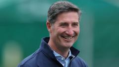 Starbucks scraps $250,000 cap on boss’s use of company jet