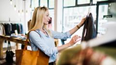 ‘Ripple of fear’ over Iran war hits consumer confidence