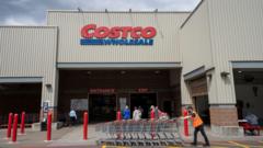 Customer sues Costco for tariff refunds