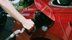 Fuel prices stop rising after 43 days of increases, RAC says
