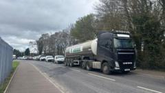 NI fuel protesters ‘stand in solidarity’ with Irish counterparts