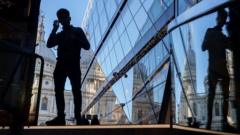 UK long-term borrowing costs reach 28-year high