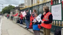 City’s living costs drive workers to food banks